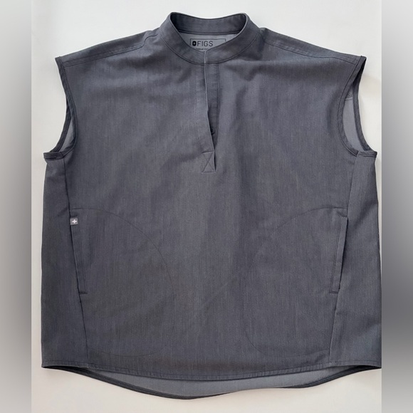 Figs Tops - Figs Scrubs Women’s Top Rafaela Oversized Scrub Top Graphite size Small